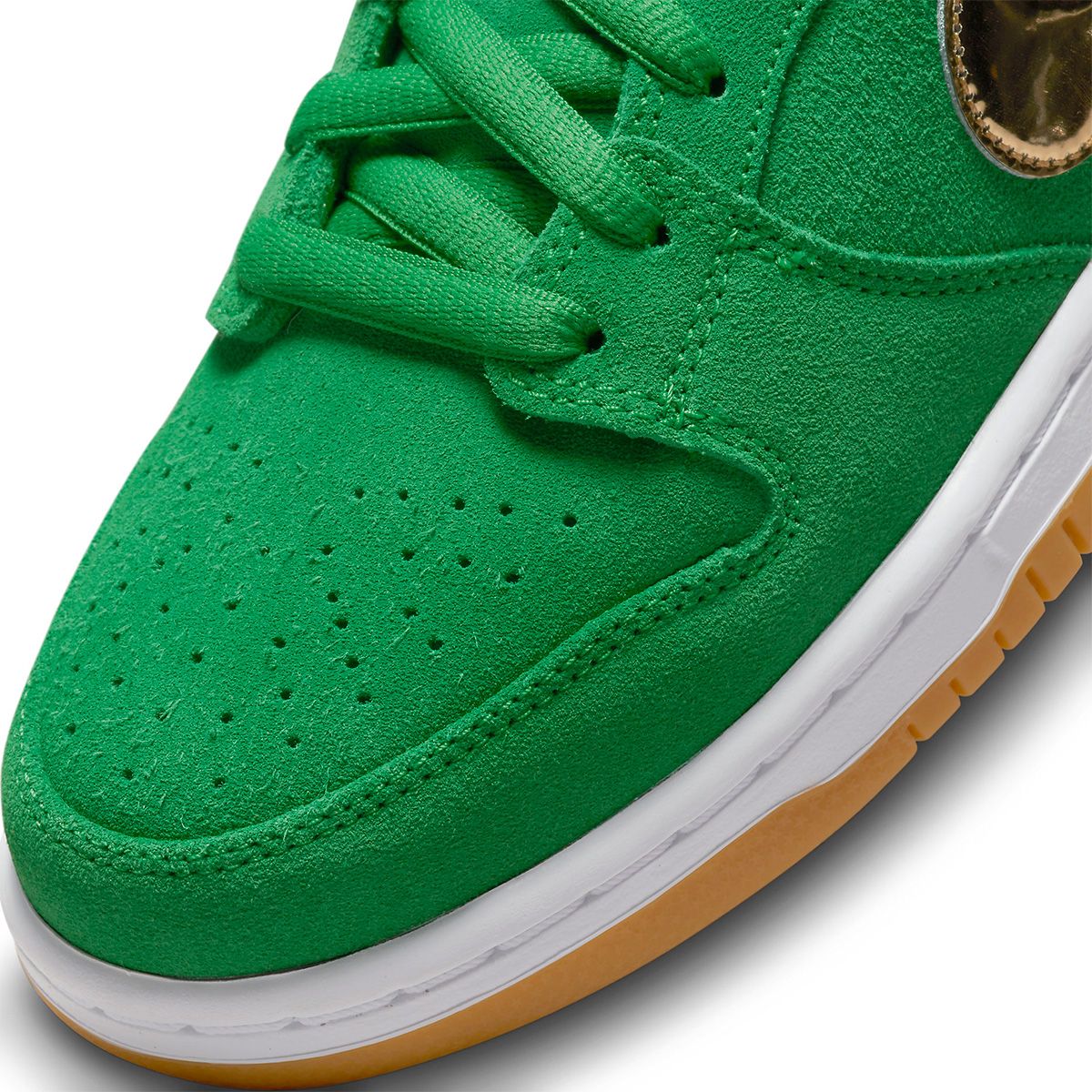 Official Images // Nike SB Dunk Low “St. Patrick's Day” | House of Heat°