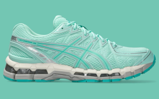 ASICS GEL-KAYANO™ 20 in a Tiffany & Co.-reminiscent teal.
