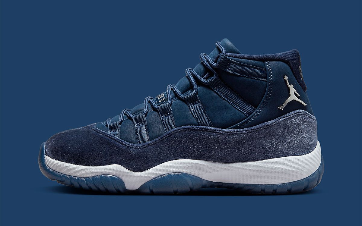 Official Images // Air Jordan 11 “Midnight Navy” | House of Heat°
