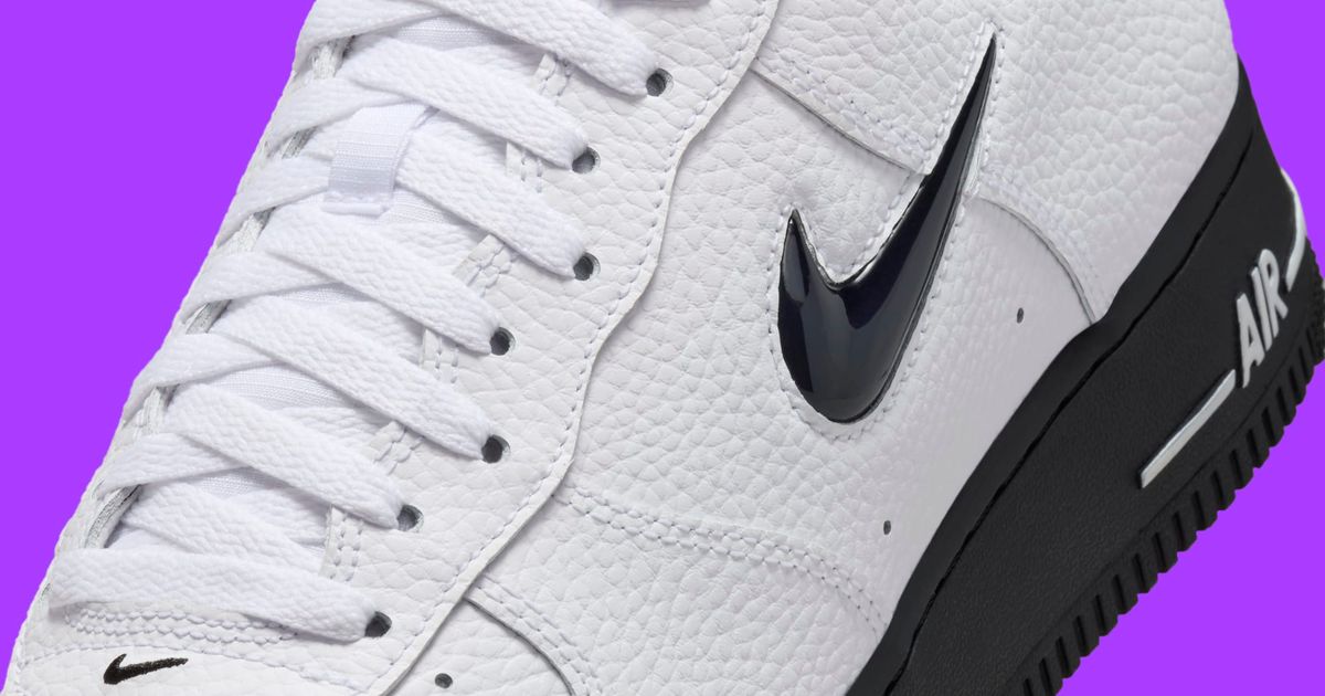 Vintage Nike Jewel Swoosh AIR FORCE 1 Size UK 11