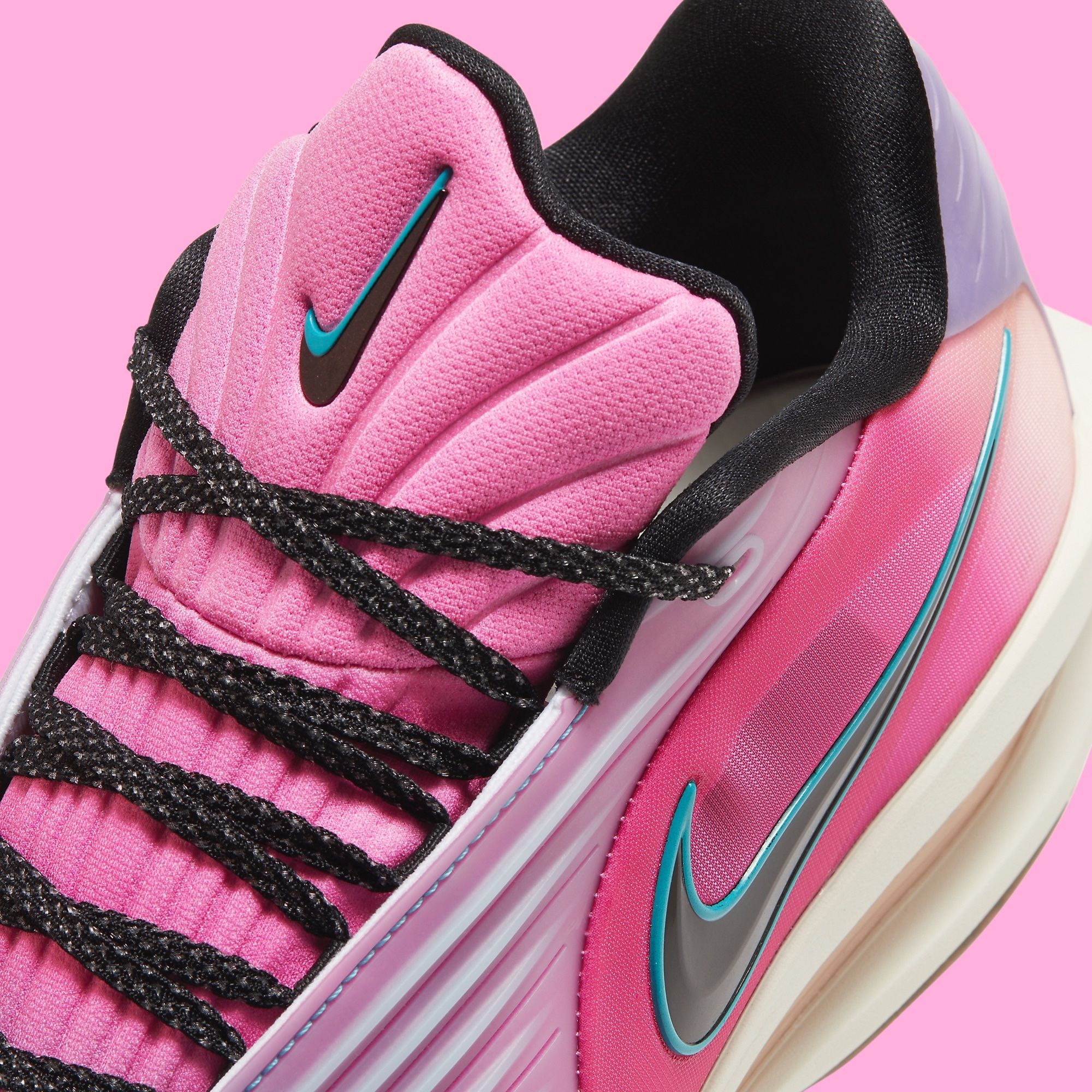 ほぼ新品Nike GT Cut 3 Turbo Nike G.T. Cut 3 Turbo Basketball Shoes. Nike.com