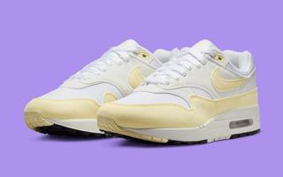 Available Now // tennis Nike tennis nike waffle trainer 2 mountain white olive "Alabaster"