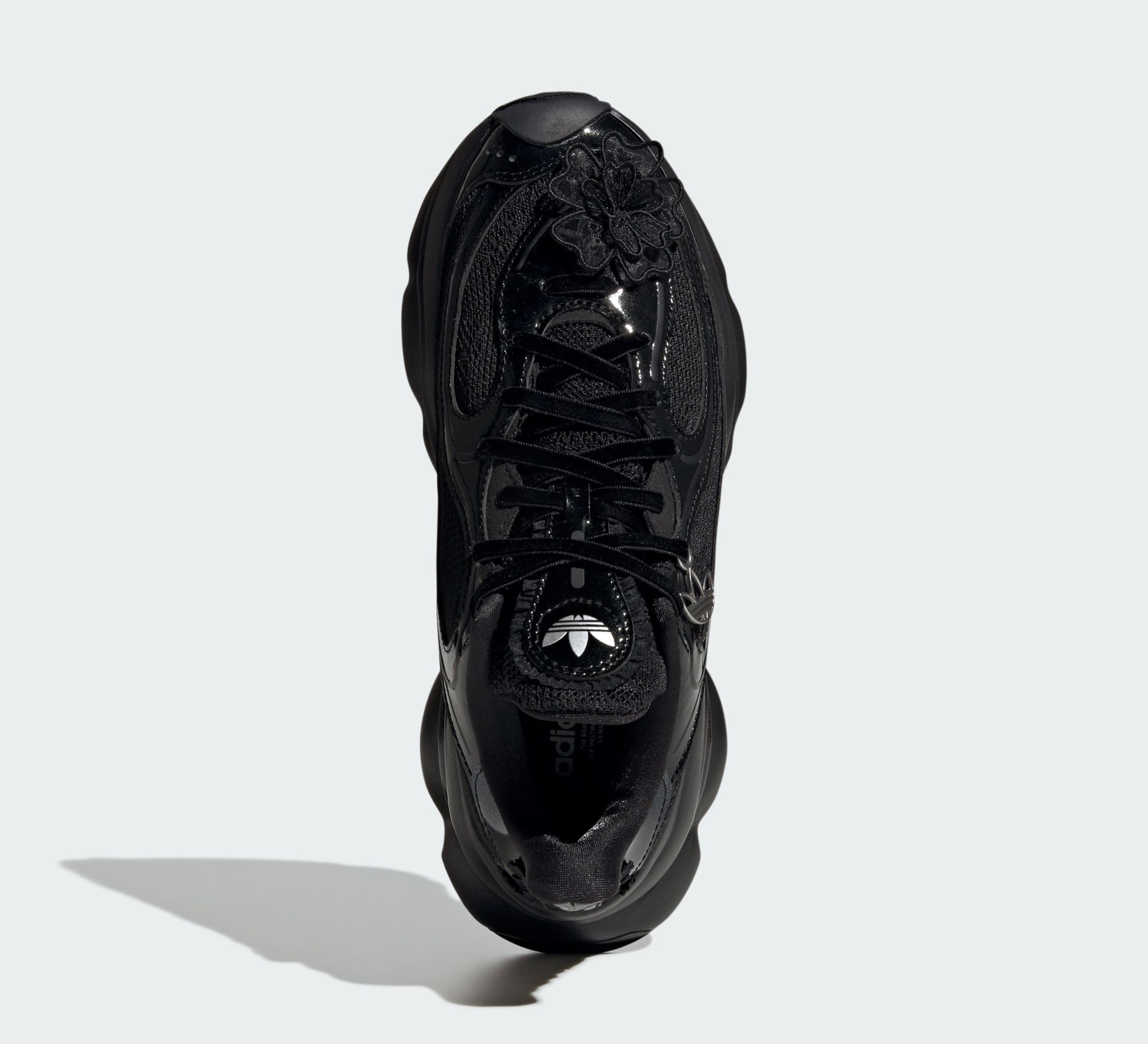 靴 adidas OZVENUZ W CBLACK/CBLACK/SILVMT adidas OZVENUZ W CBLACK/CWHITE/SILVMT（アディダス オズビーナス W
