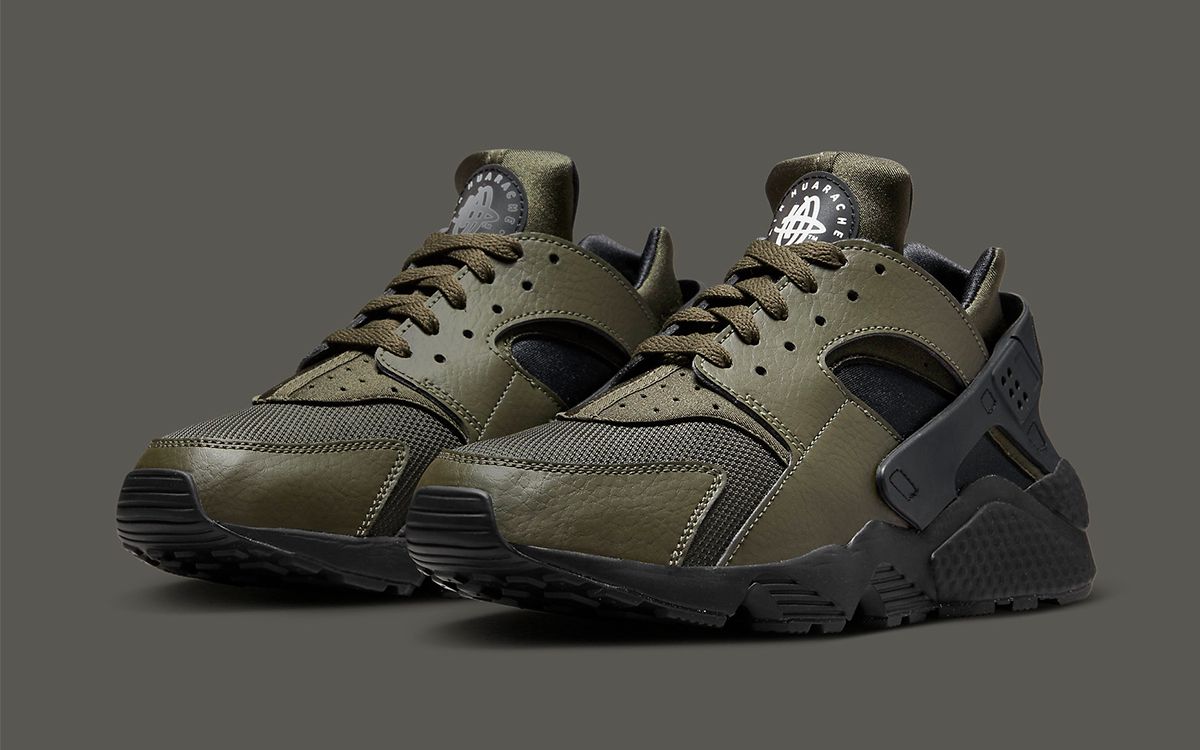 Nike air huarache army hotsell and navy