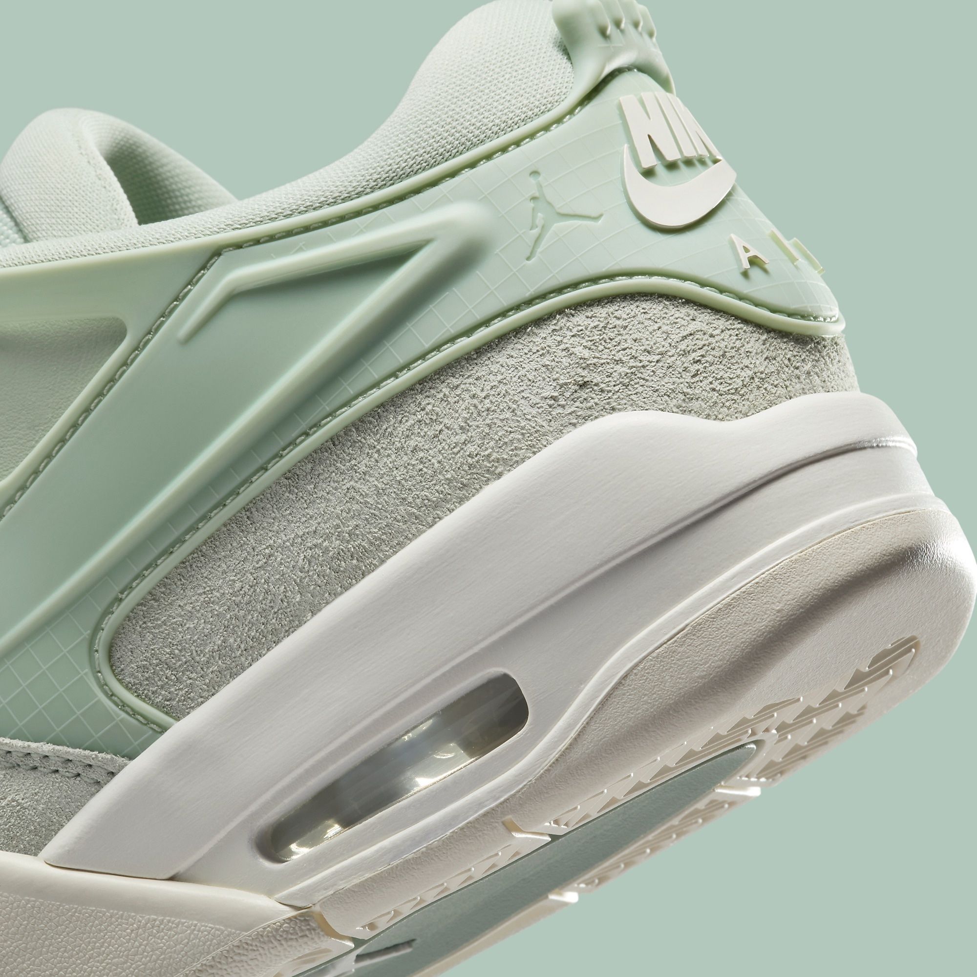 The Women's Air Jordan 4 RM 'Seafoam' Is Available Now