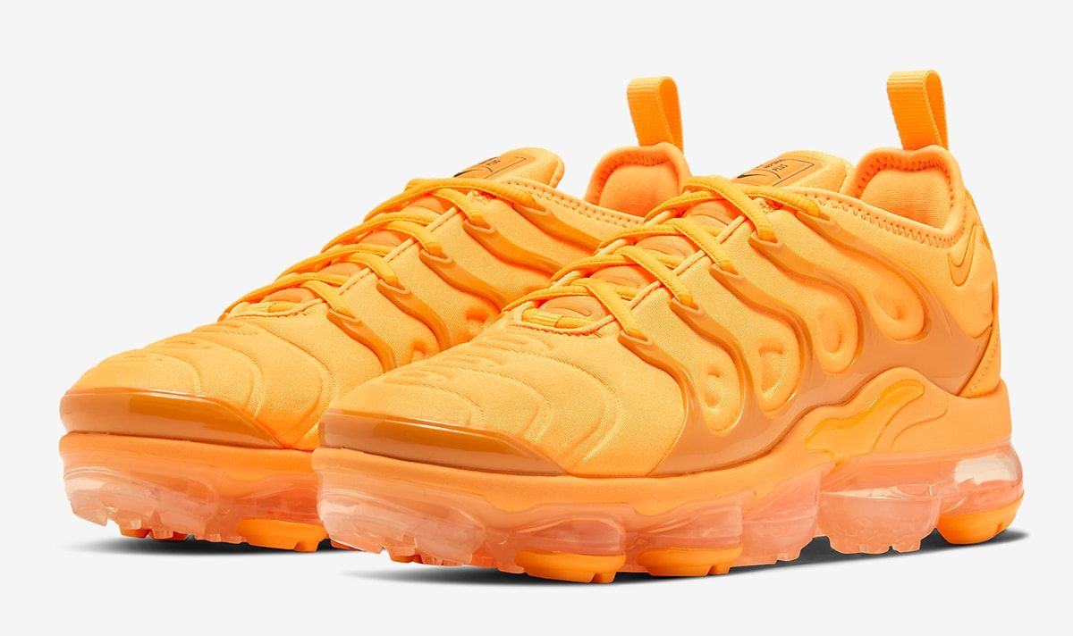 neon orange nike vapormax