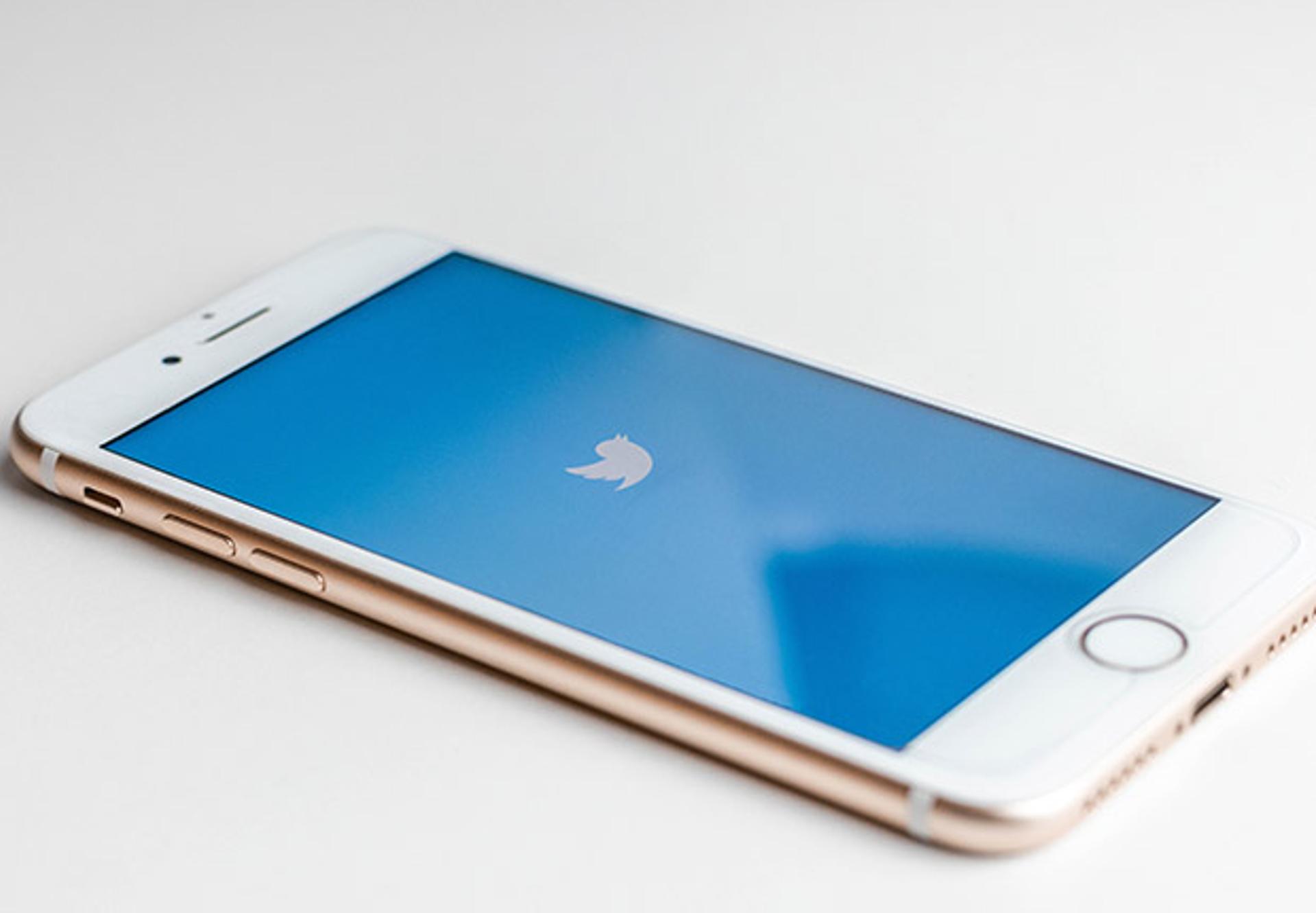 When to Tweet, to ‘gram, to Snap…#askHR