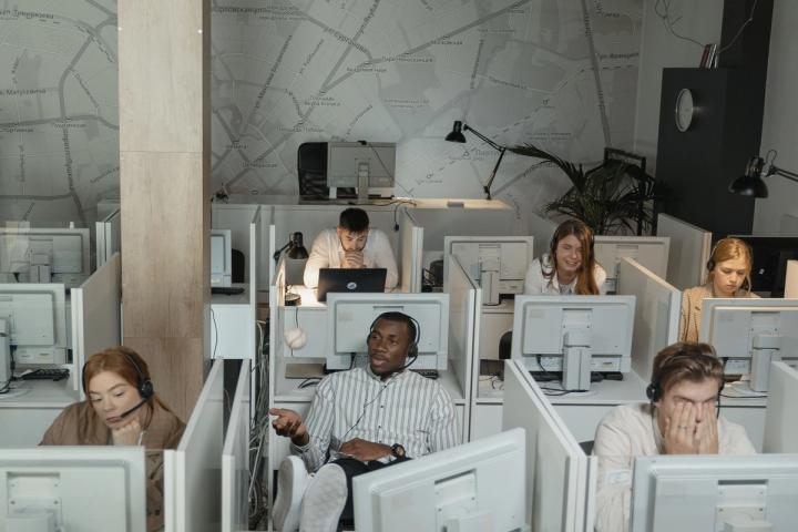 AI Vocale per le Operations: oltre il centralino tradizionale nelle medie imprese