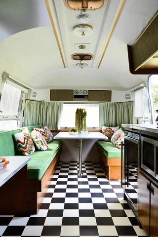 Airstream_03.jpg