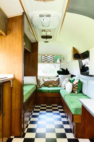 Airstream_04.jpg