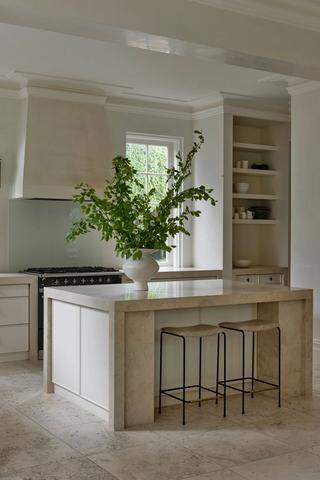 RebeccaClarke_Portsea099-1-1.jpg