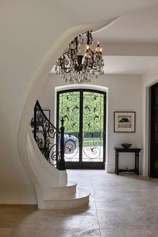 RebeccaClarke_Portsea099-4.jpg