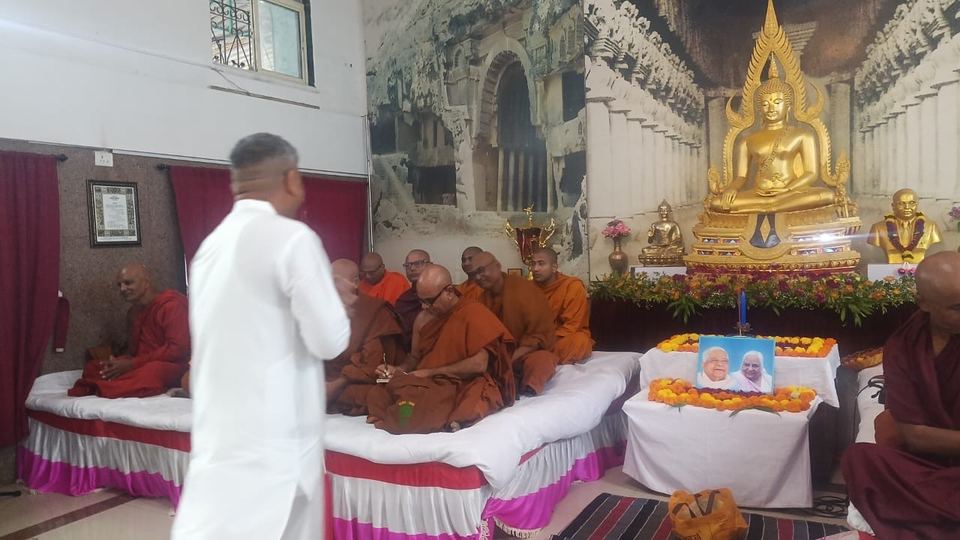 मुंबई, सारनाथ बुद्ध विहार, खार पश्चिम में मेडिकल सहायता सेवा