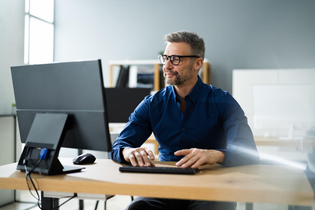 How to Outsource and Hire an Accountant For Global Growth