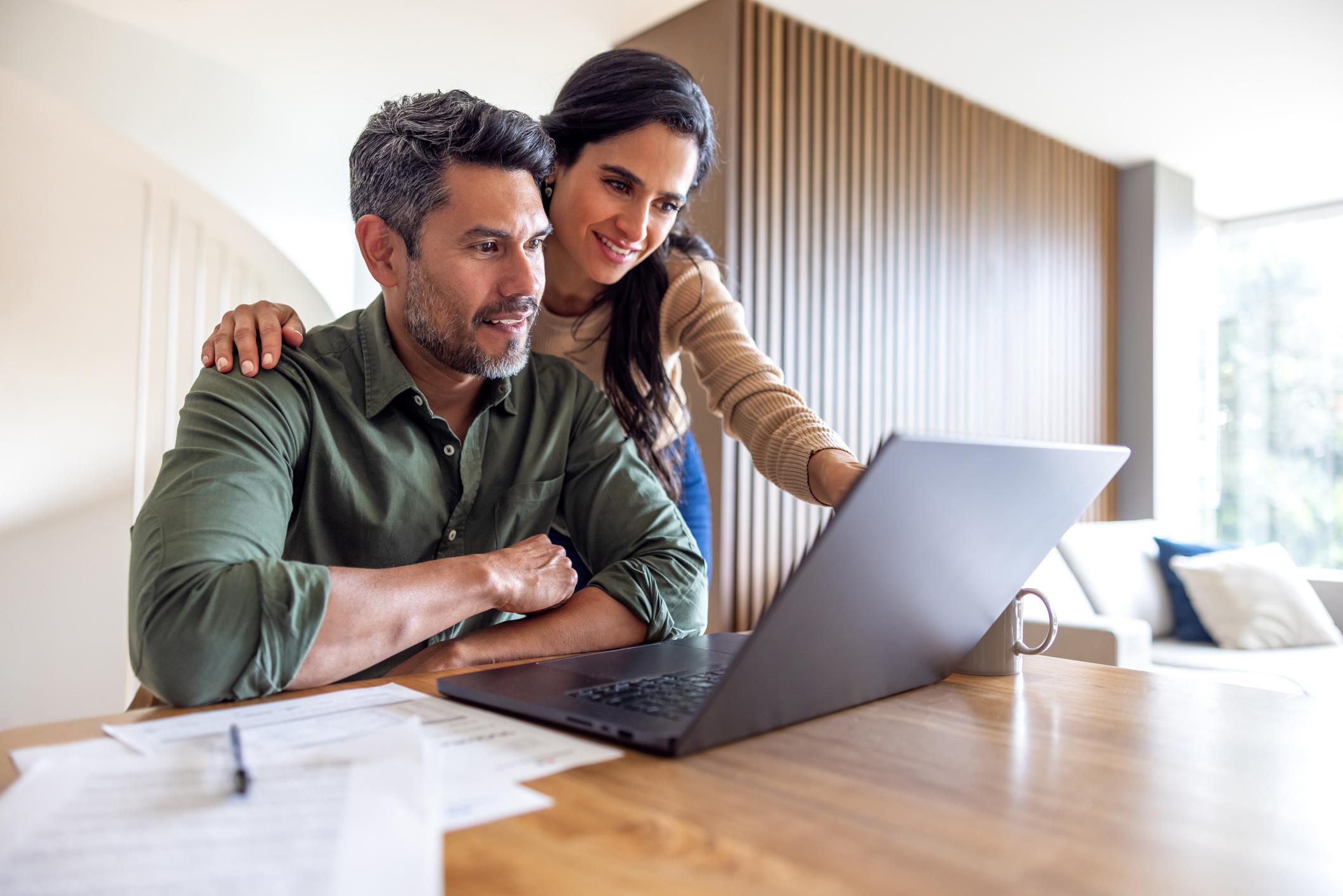 What You Need to Know Before Hiring an Employee: A Checklist