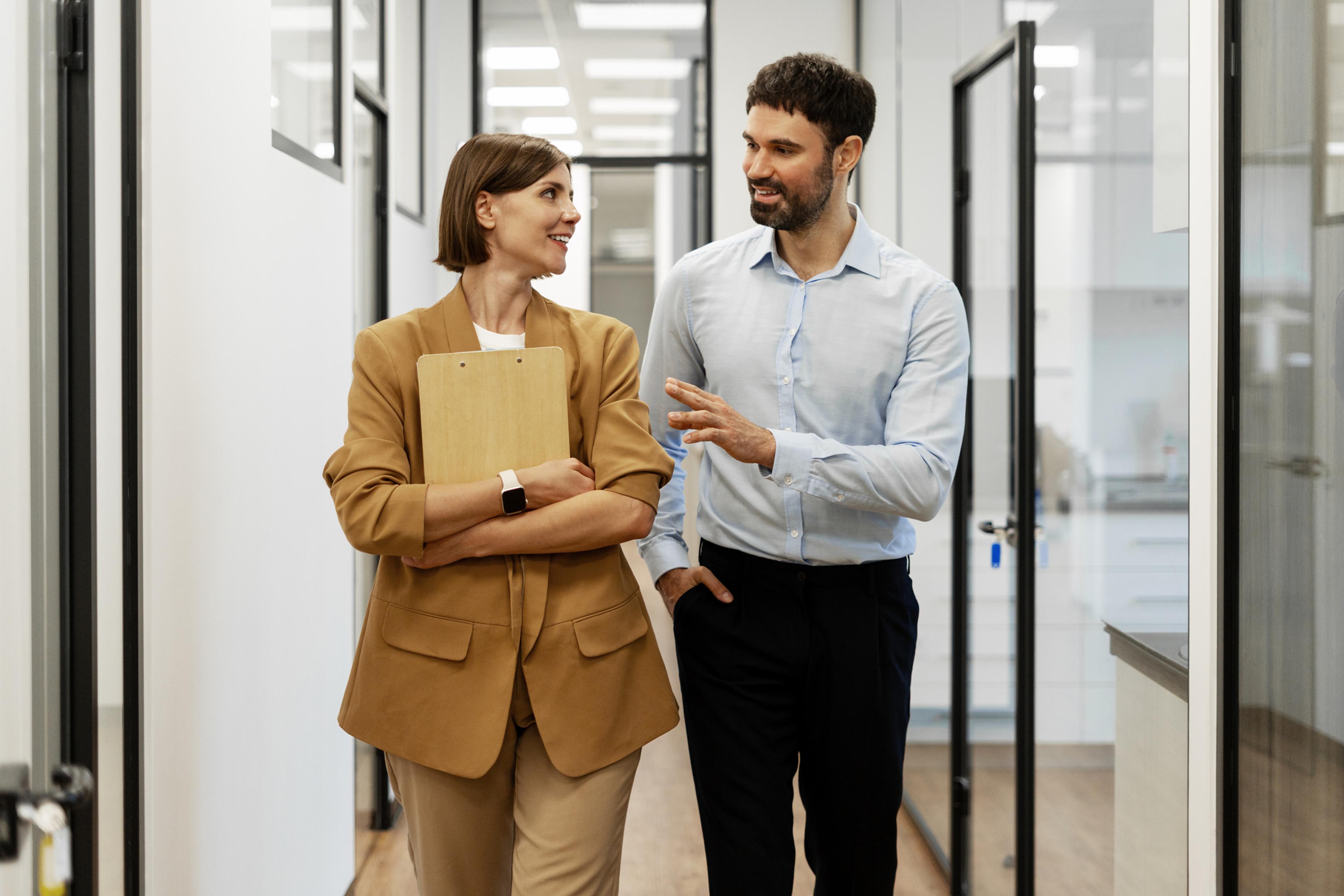 Global HR managers discussing countries with free healthcare