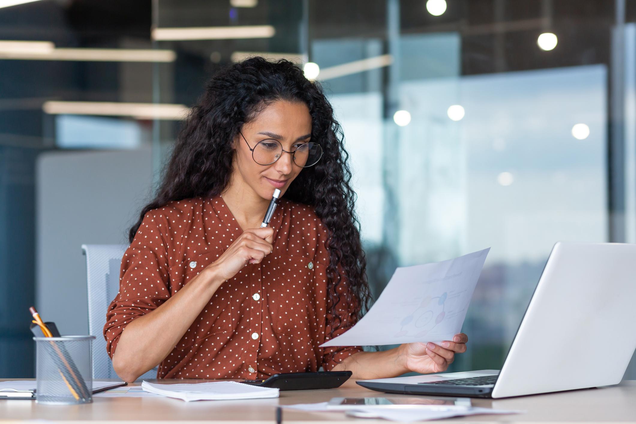 Global HR manager creating an employee handbook for 2026