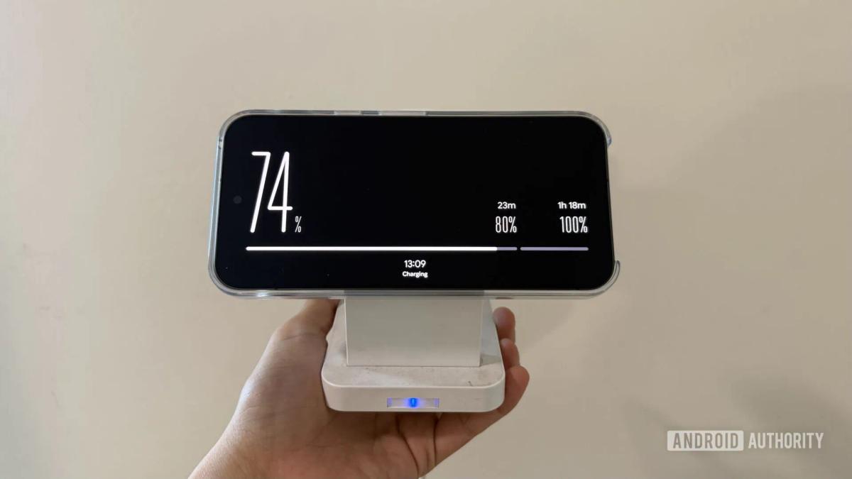 Pixel 11 Charge screensaver