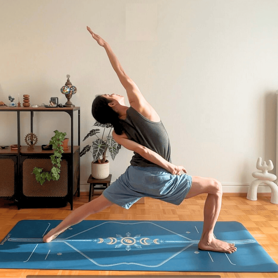 Cours de Yoga Flow en cours chez Amarte