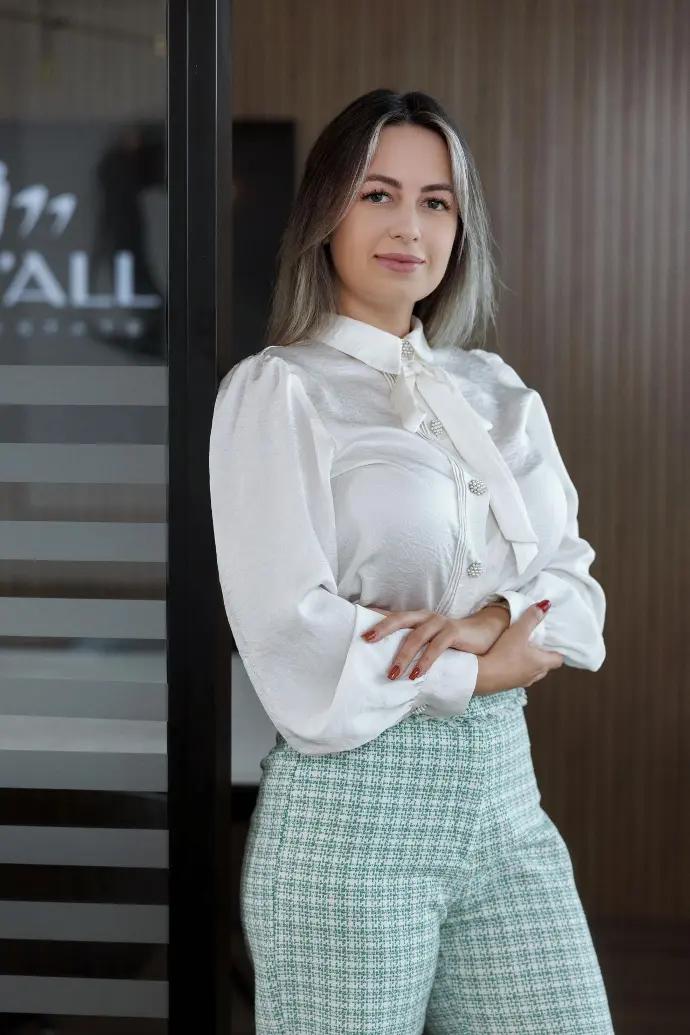 Raluca Gradisteanu — Property Consultant