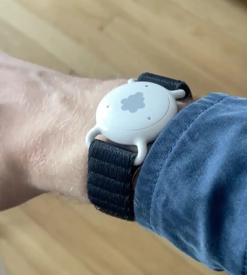 Fieldy 3 wearable AI device on test – real-world use of automatic transcription and AI summaries.