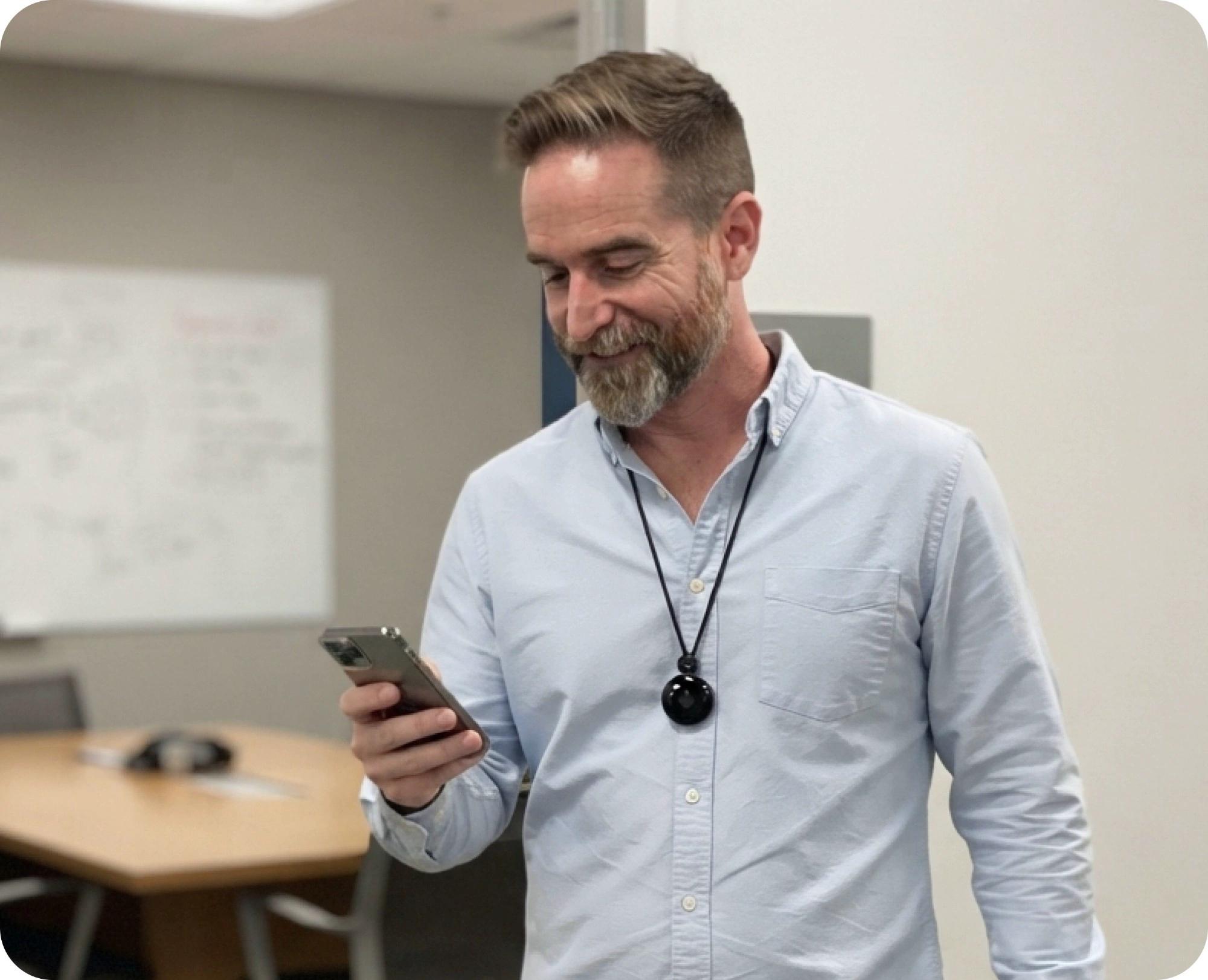 5 Reasons This Advanced AI Assistant Device Is Trending Right Now