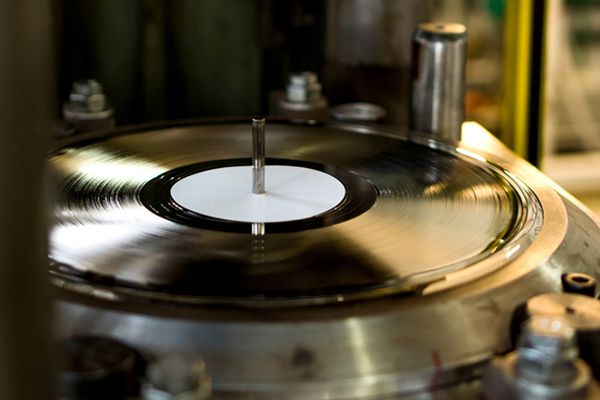 Why Vinyl Record Pressing is a Must for Musicians