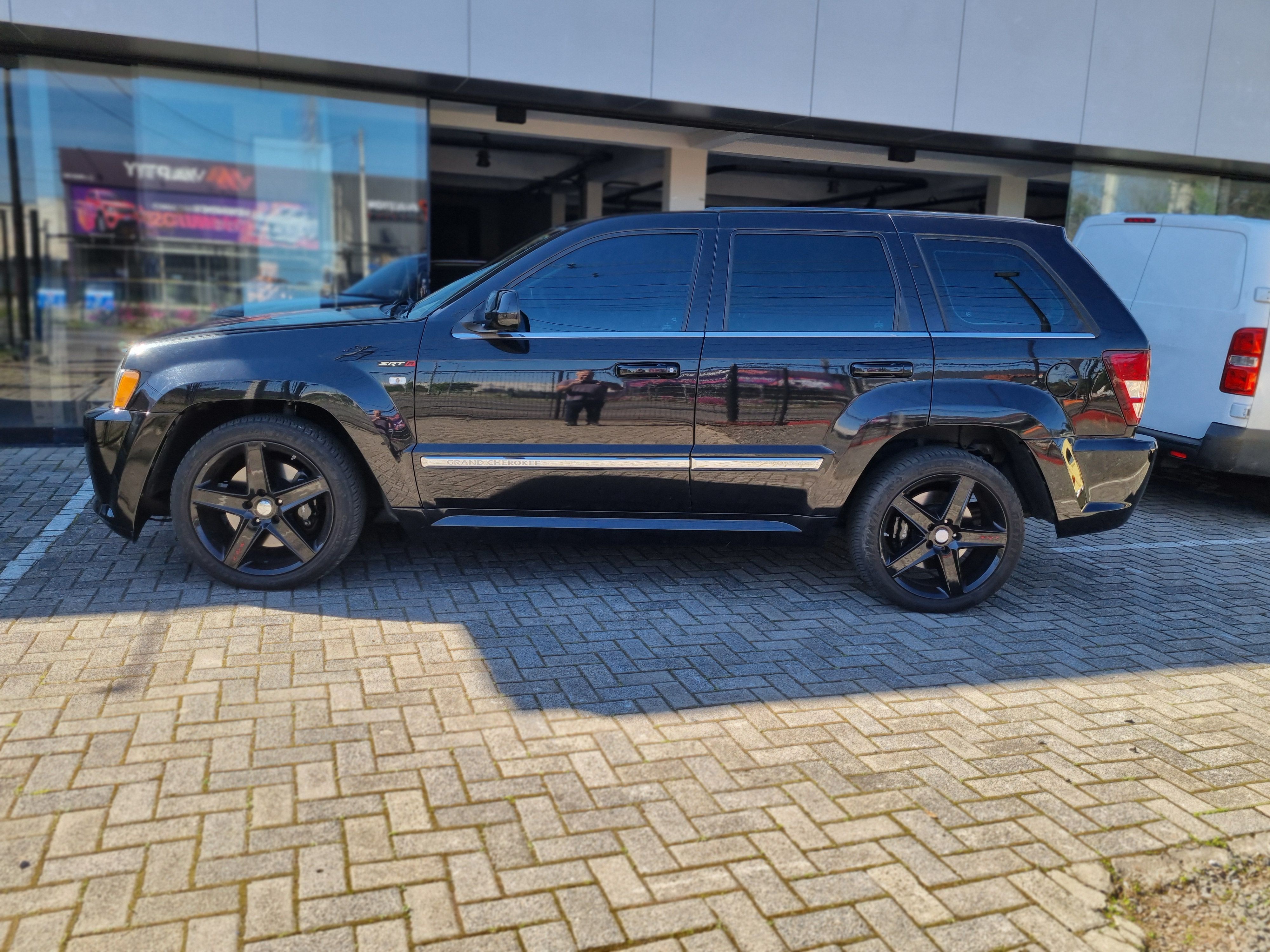 JEEP GRAND CHEROKEE SRT 8 - Imagem 6