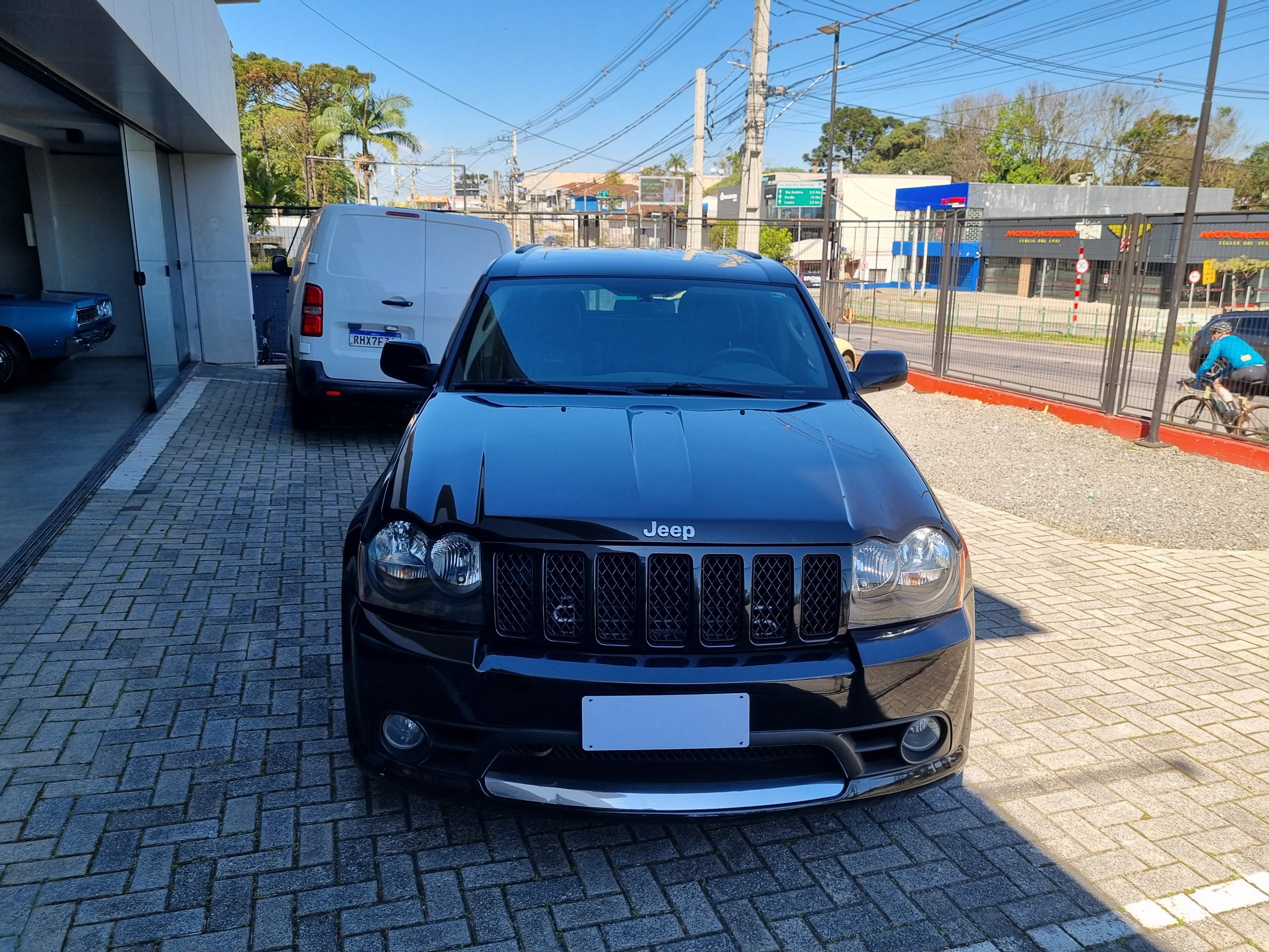 JEEP GRAND CHEROKEE SRT 8 - Imagem 5