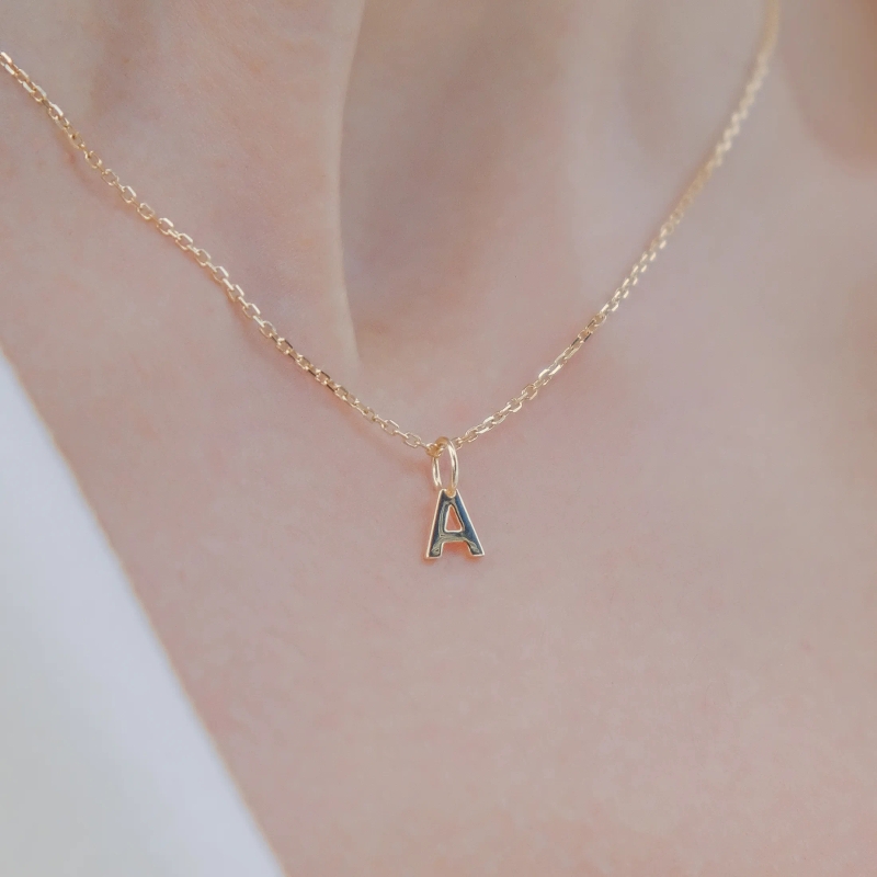 Hypoallergenic Jewelry Guide: Materials, Safety & What to Look For