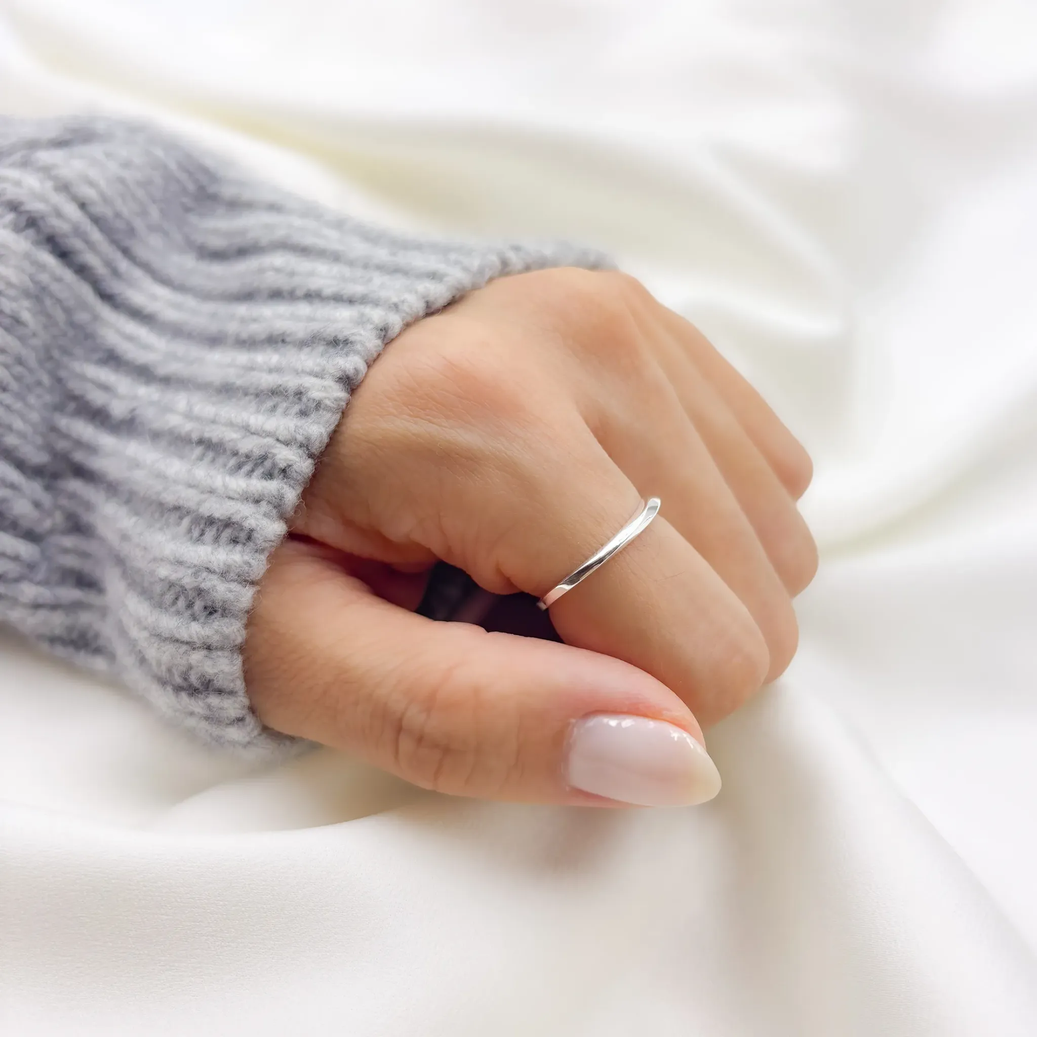 Contour Twist Ring