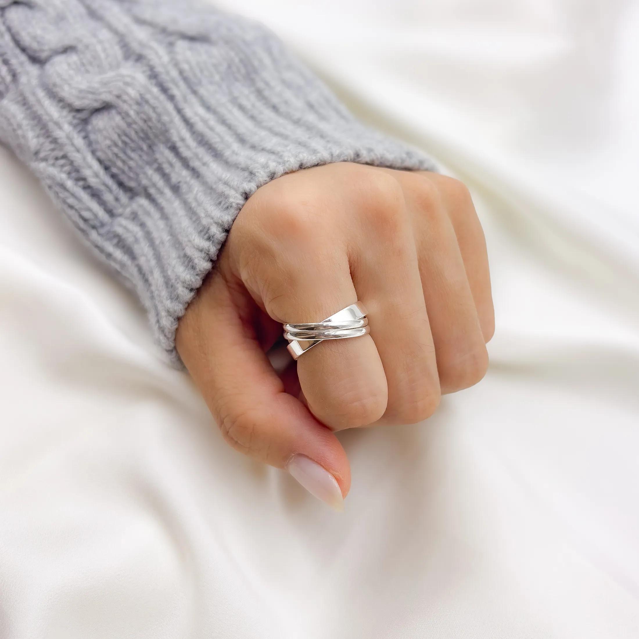 Interlocking Trinity Ring