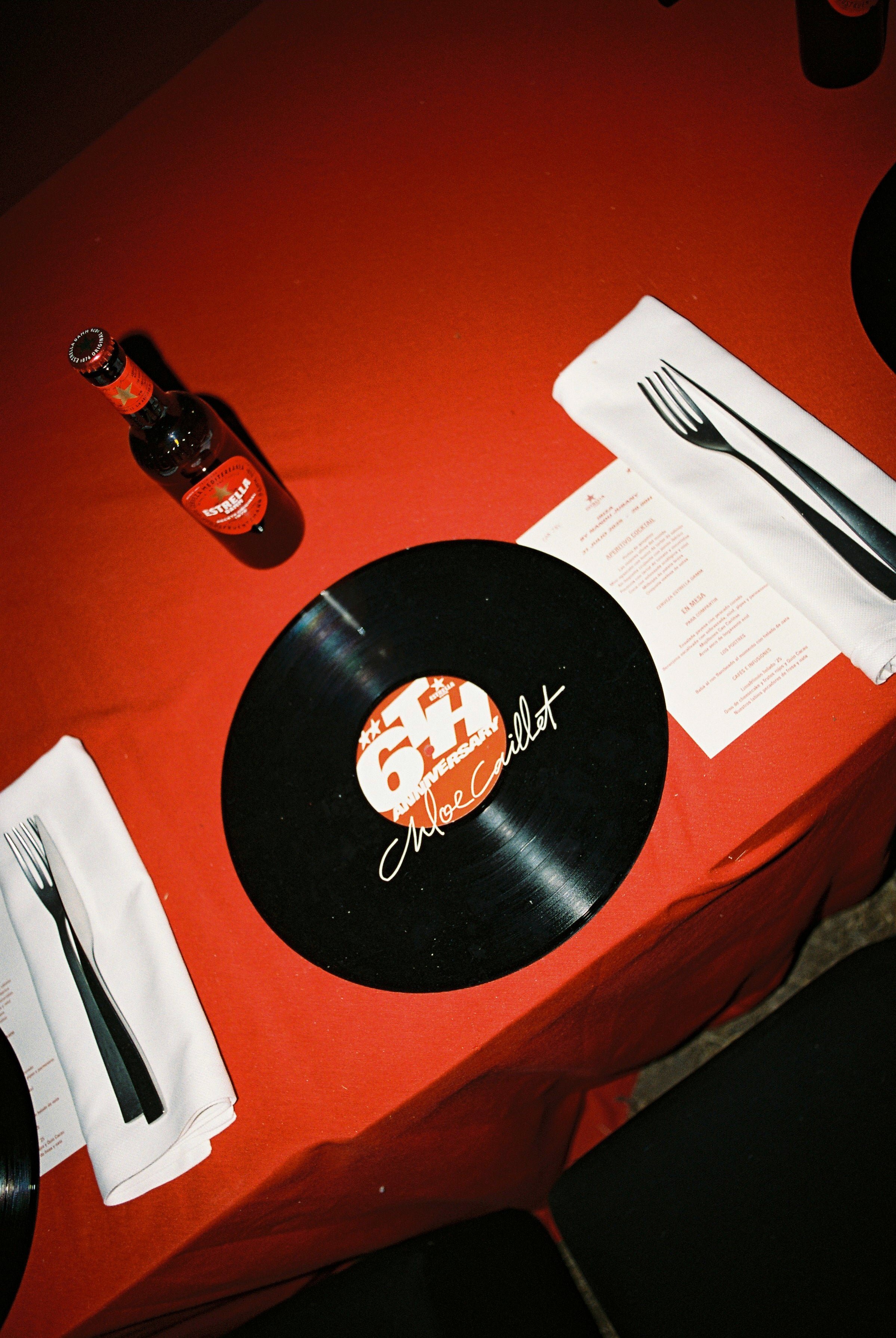 Proyecto de Wizards Only para Twojeys × Estrella Damm en Barcelona e Ibiza. Imagen 7
