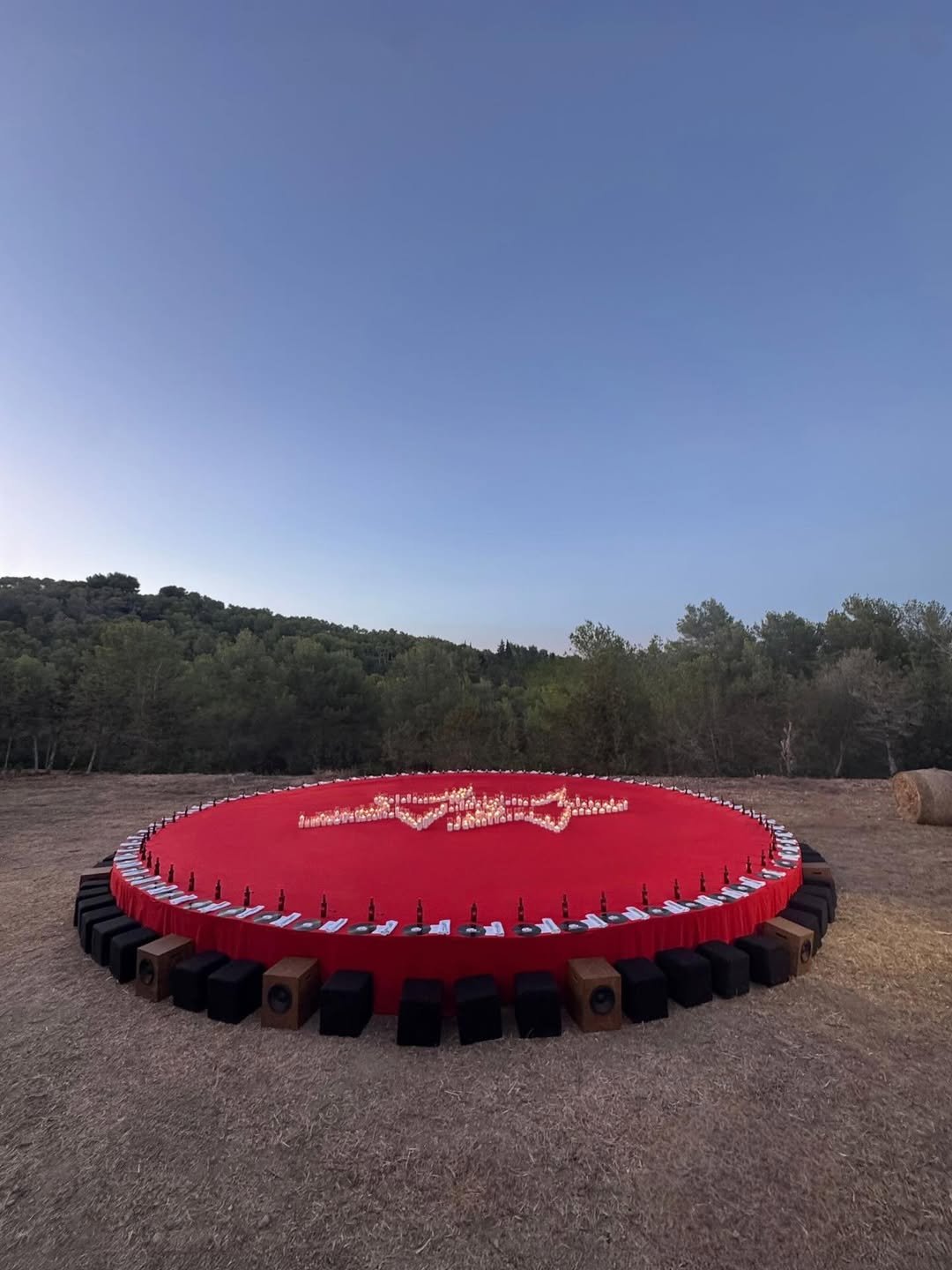 Proyecto de Wizards Only para Twojeys × Estrella Damm en Barcelona e Ibiza. Imagen 8