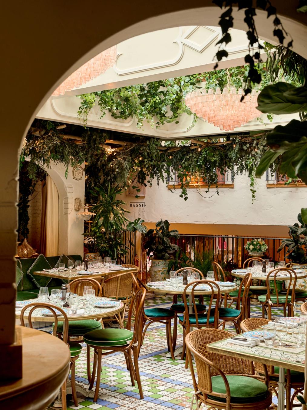 Big Mamma · Italian restaurants con molto amore