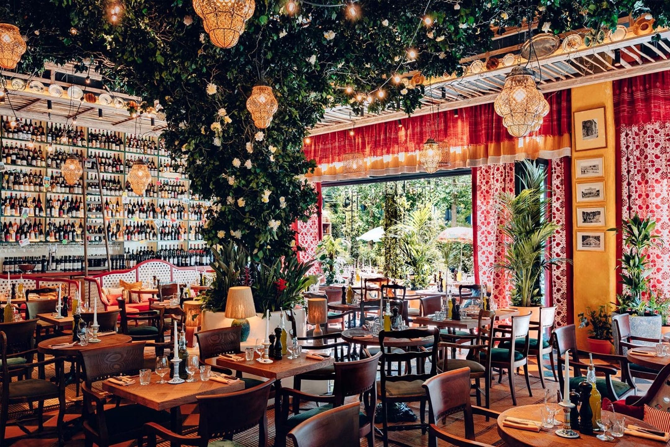 Italienisches Restaurant und neapolitanische Pizzeria, London, Stadtteil Fitzrovia
