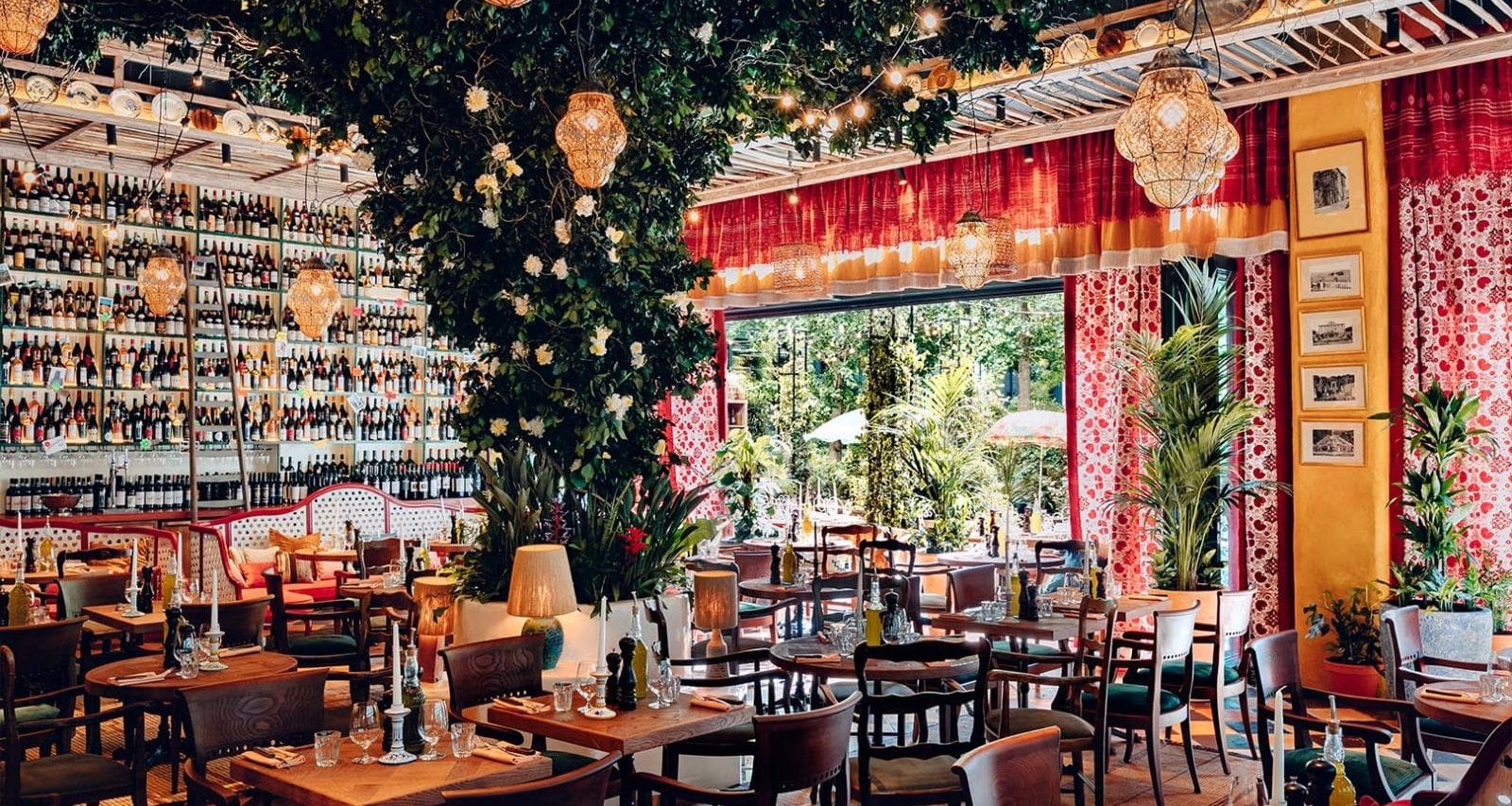 Italienisches Restaurant und neapolitanische Pizzeria, London, Stadtteil Fitzrovia