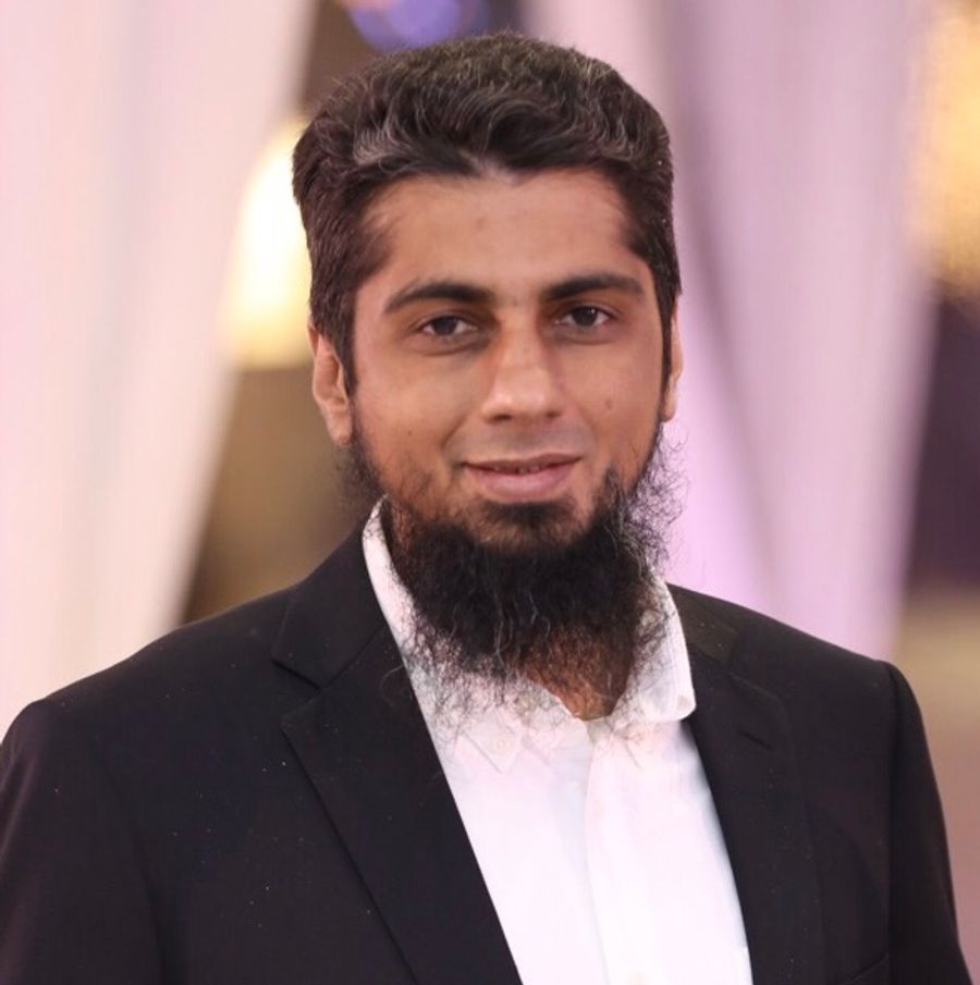 Portrait of Aamir Niaz