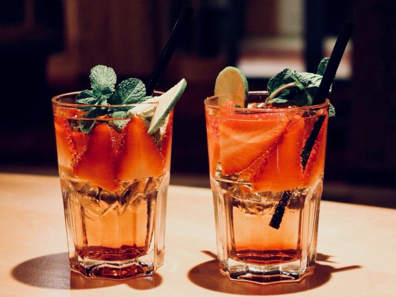 Cocktails in der Hotelbar