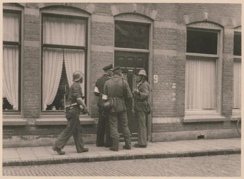 Over de bijzondere rechtspleging | Oorlog voor de Rechter - Oorlog voor