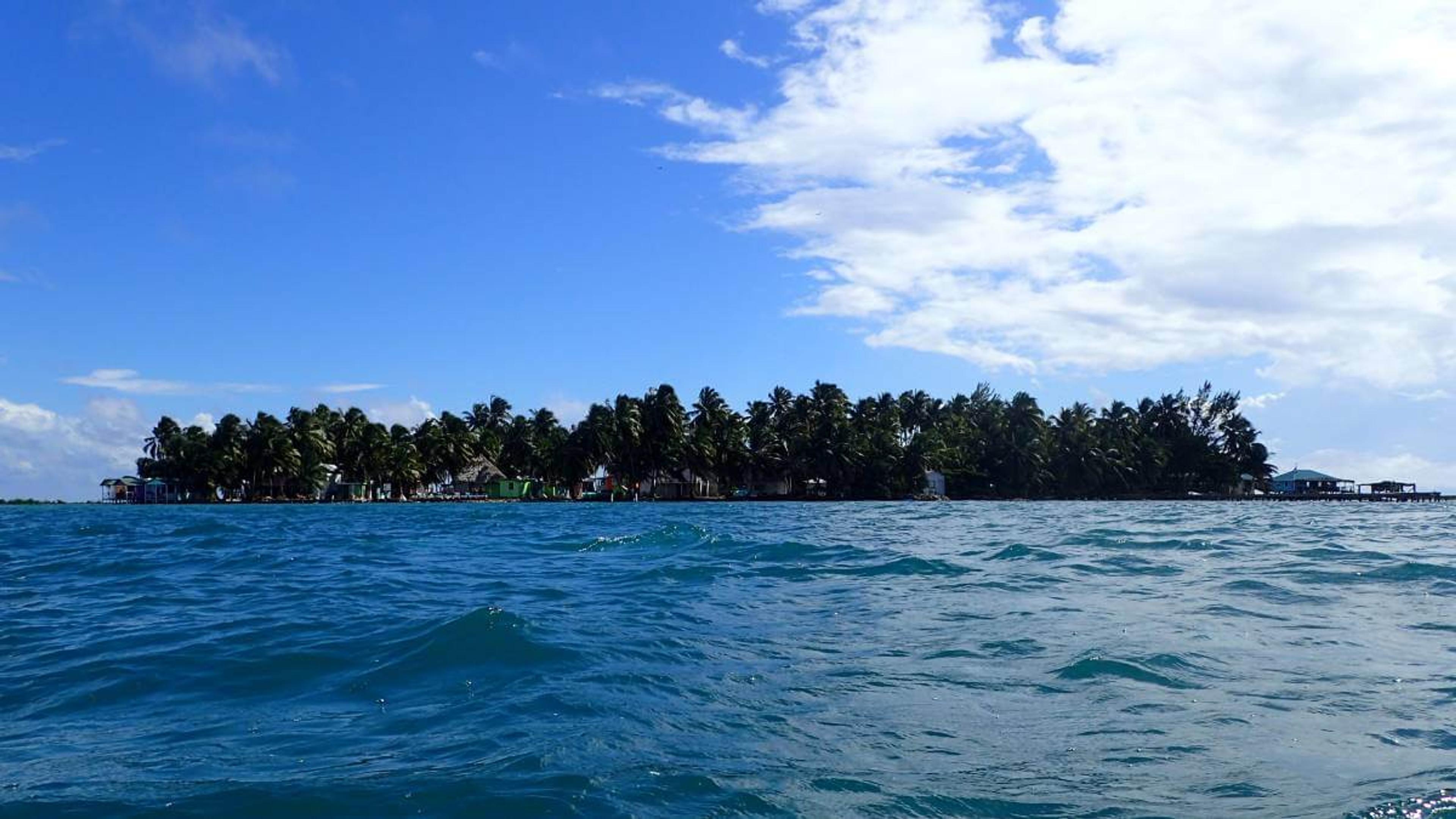 Tobacco Caye beach in Belize