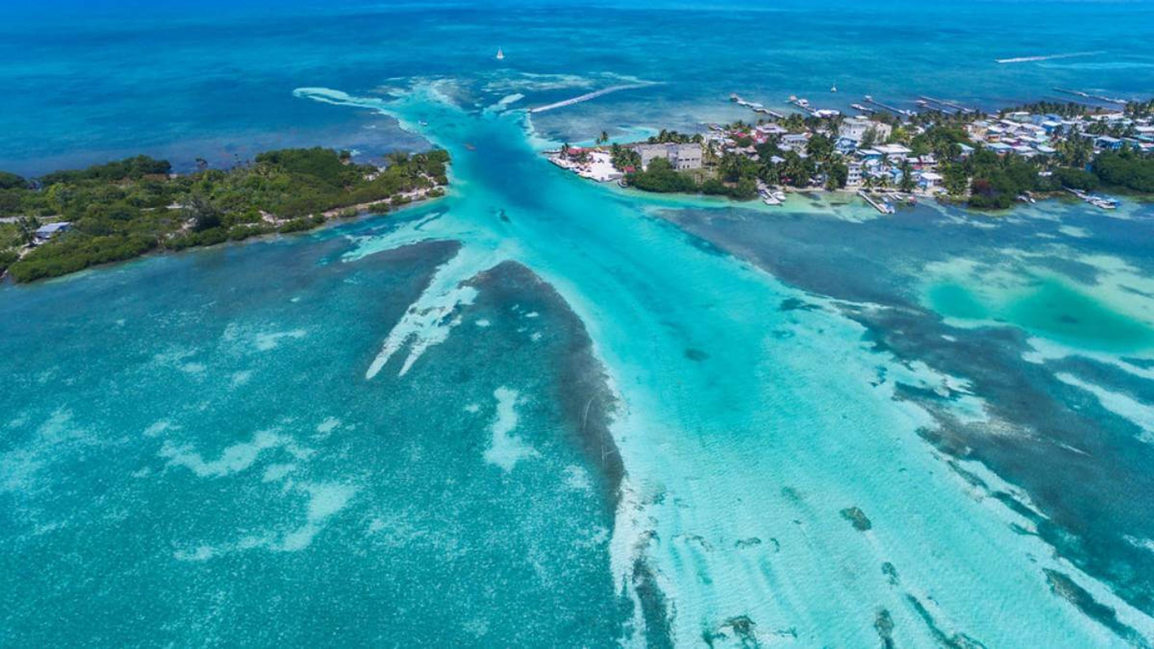 Caye Caulker split in Belize