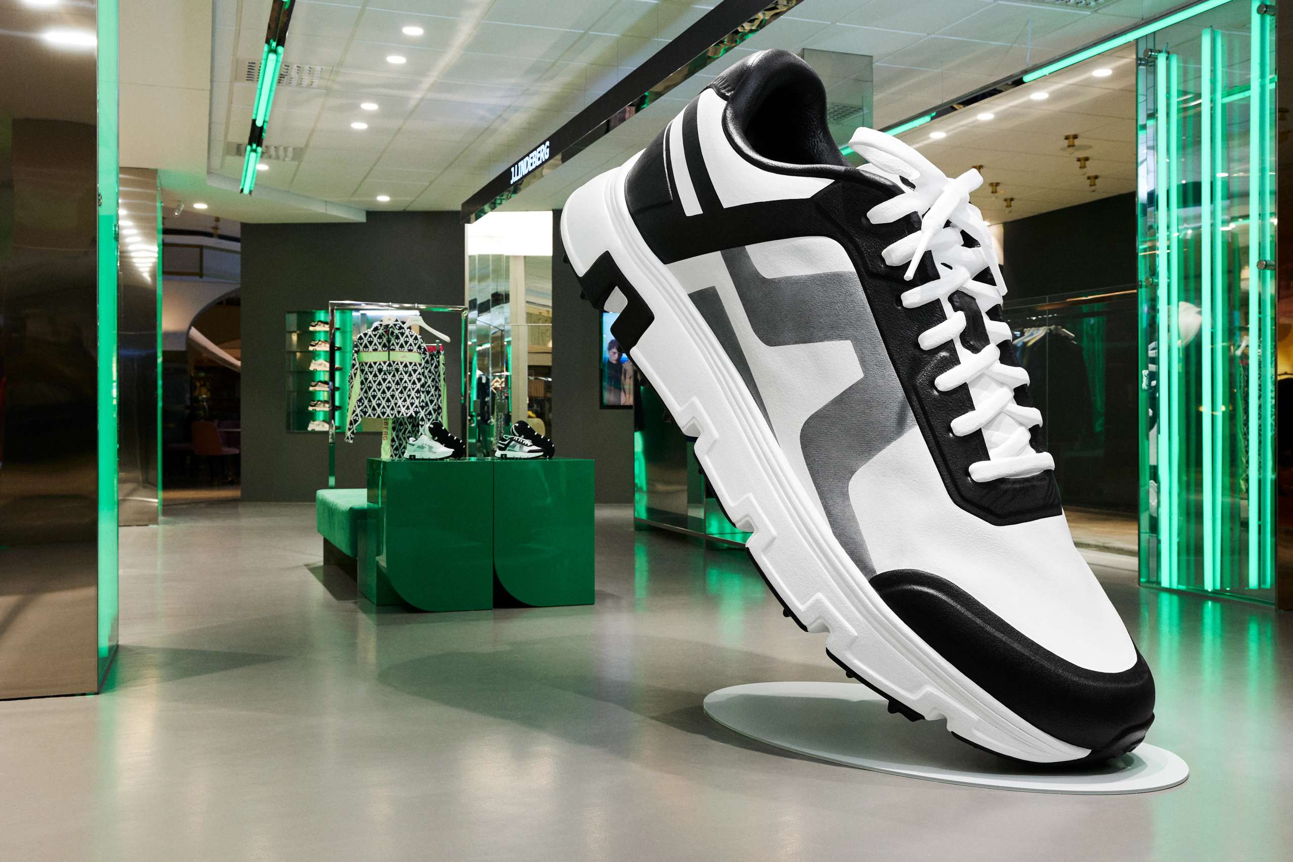Shoes Pop Up