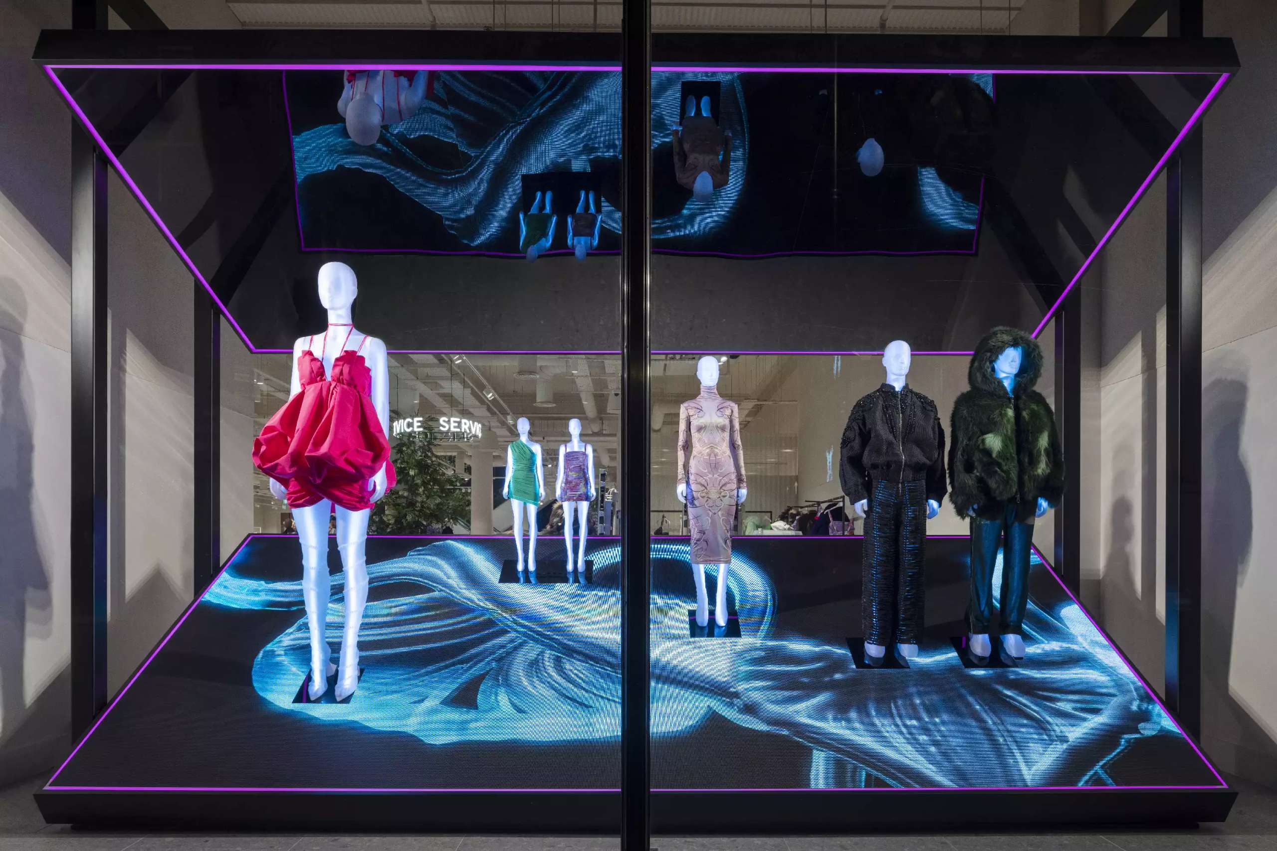 H&M Window