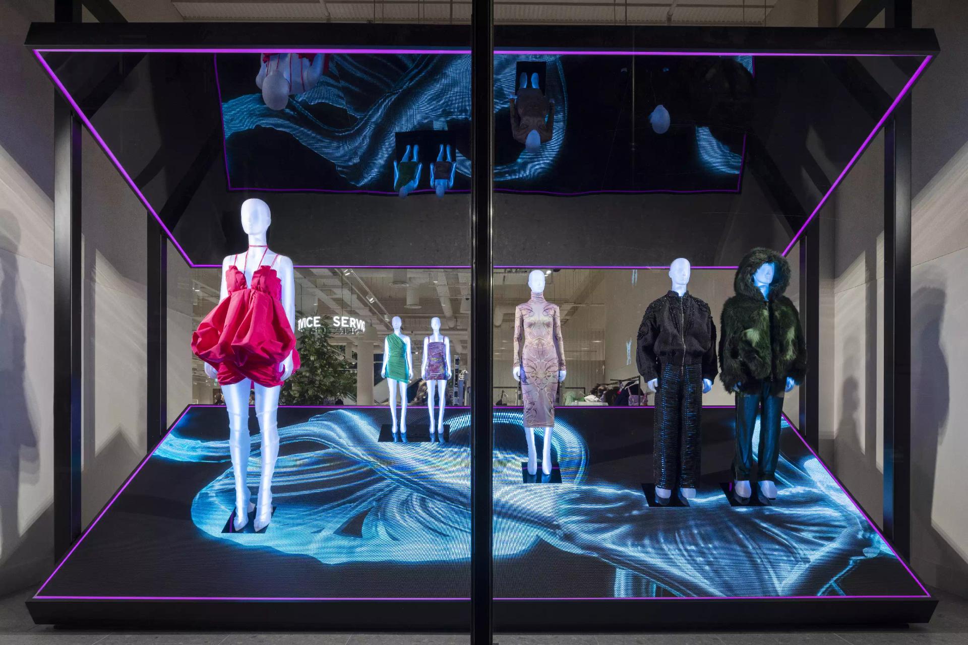 H&M Window