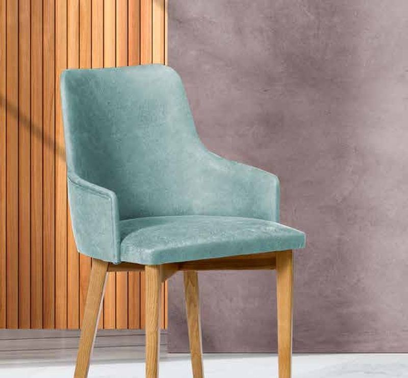 Silla de comedor modelo 202 de SG, butaca con reposabrazos bajos integrados en el tapizado, sobre patas de madera