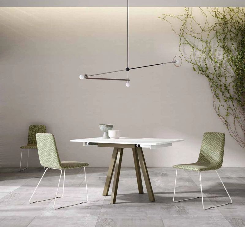 Silla Metal / Tapizada 215 de Pinald, fotografía del catálogo del fabricante