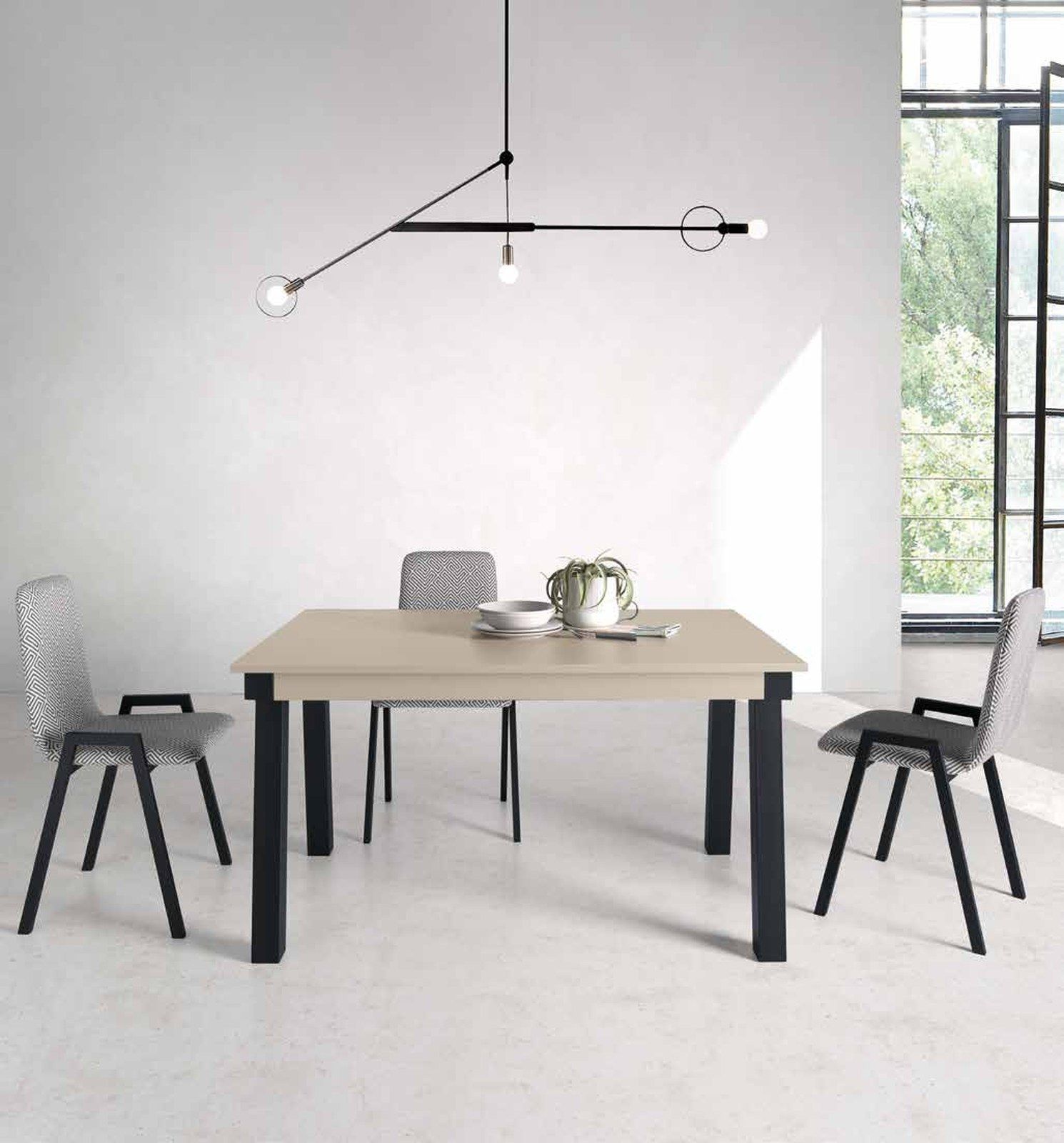 Silla Metal  /  Tapizada 214 de Pinald, fotografía del catálogo del fabricante