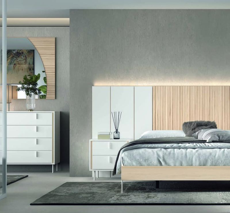 matrimonio-emotion-dormitorio-01-principal-01.jpg: Dormitorio Emötion composición 01 con cama doble, cabecero con iluminación, módulos auxiliares, cómoda y espejo