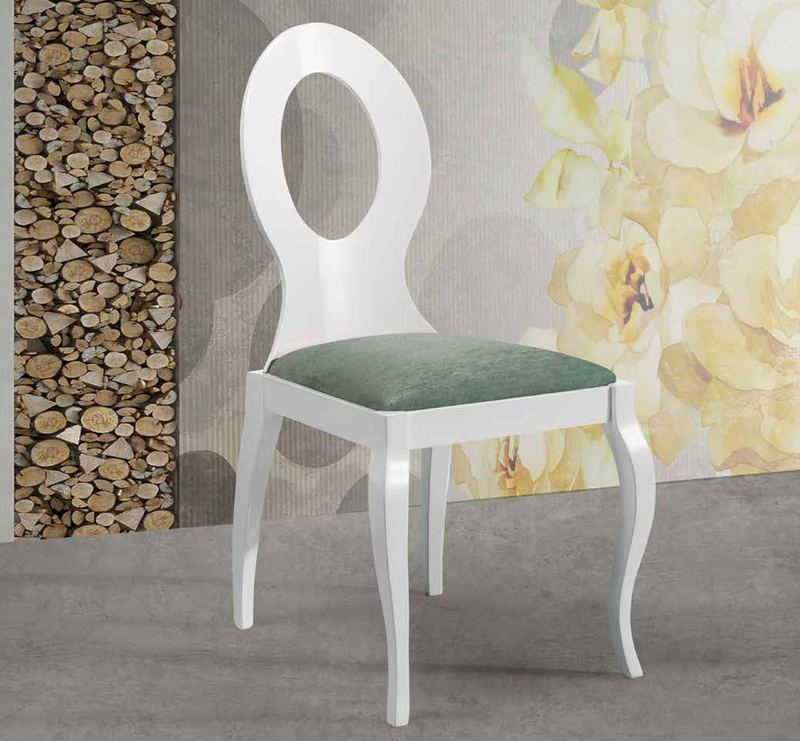Silla de comedor modelo 147 de SG, respaldo ovalado calado, con el óvalo abierto, sobre estructura blanca
